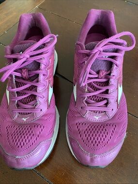 Mizuno Women's Wave Rider 21- Magenta Running Sneakers - 9.5